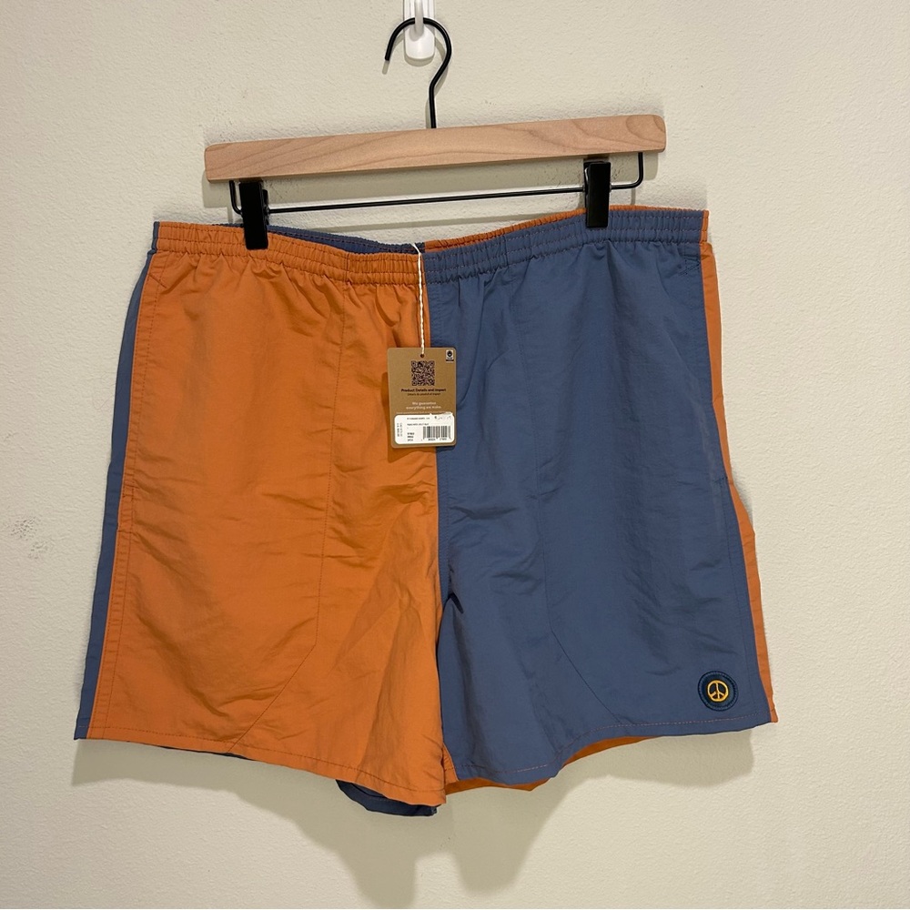 Patagonia Baggies Shorts 5" – Men’s Large – Utility Blue – Peace Patch – NWT